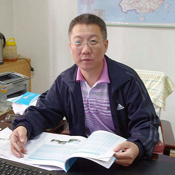 2013年校师德先进个人——岳辉事迹材料